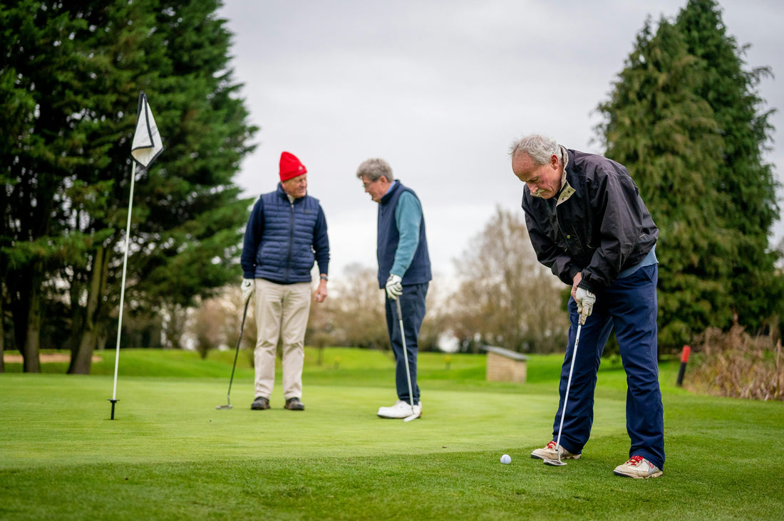 Golf en Invierno: Cómo Seguir Practicando en Temporada Fría